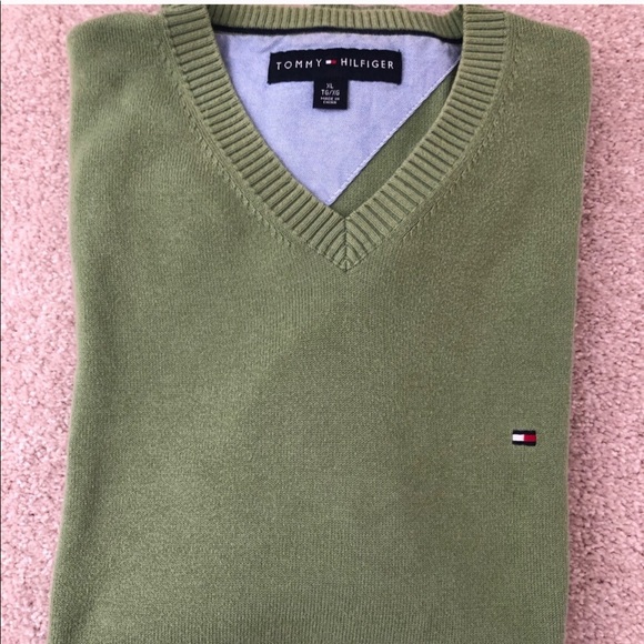 Men’s V Neck Sweater - Picture 1 of 1